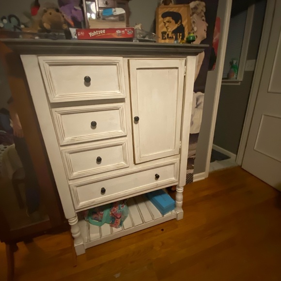 Queen bedroom set - Picture 1 of 5